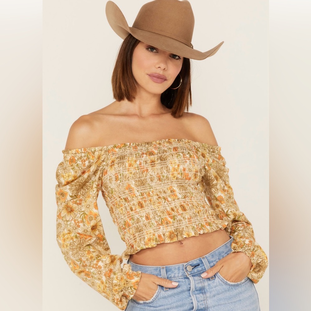 Boot barn Long sleeve floral blouse, Square neckline, Cropped, jolt